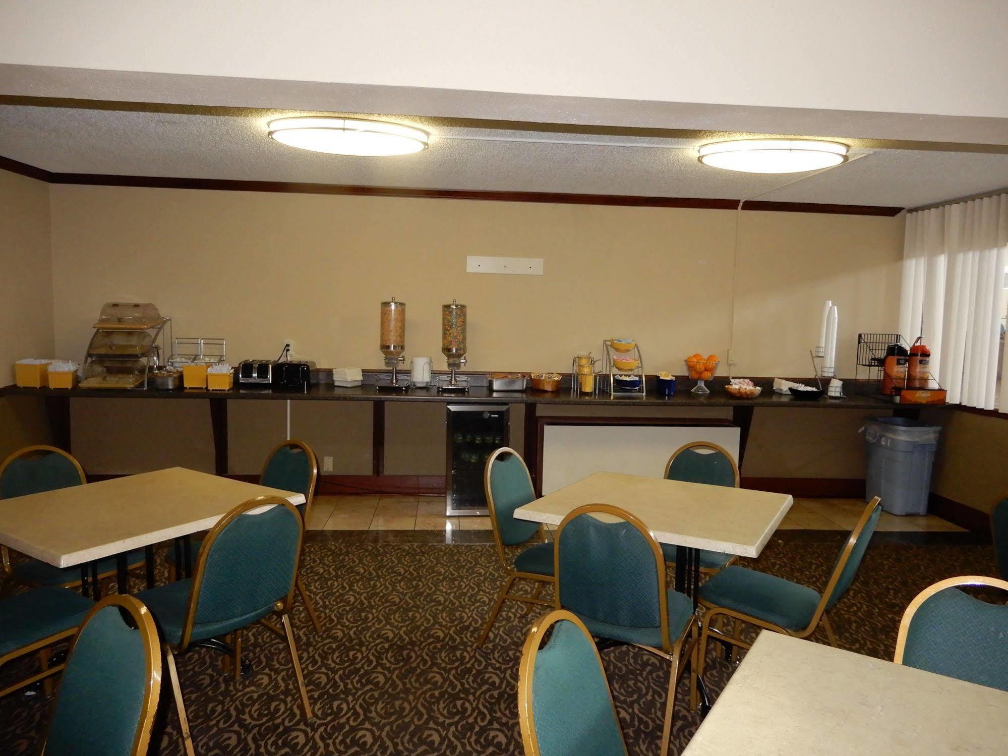 Clarion Hotel Milwaukee Airport Kültér fotó